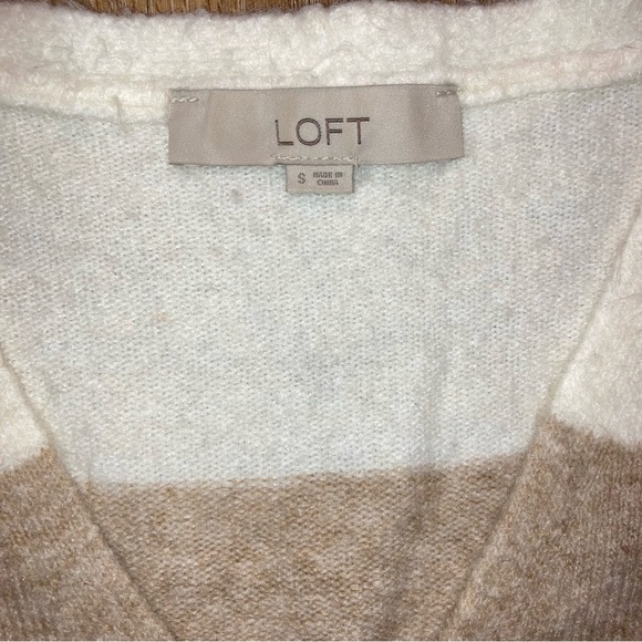 LOFT Women's Striped Relaxed V-Neck
Sweater Pullover Size Small | Boho Preppy - Picture 4 of 13